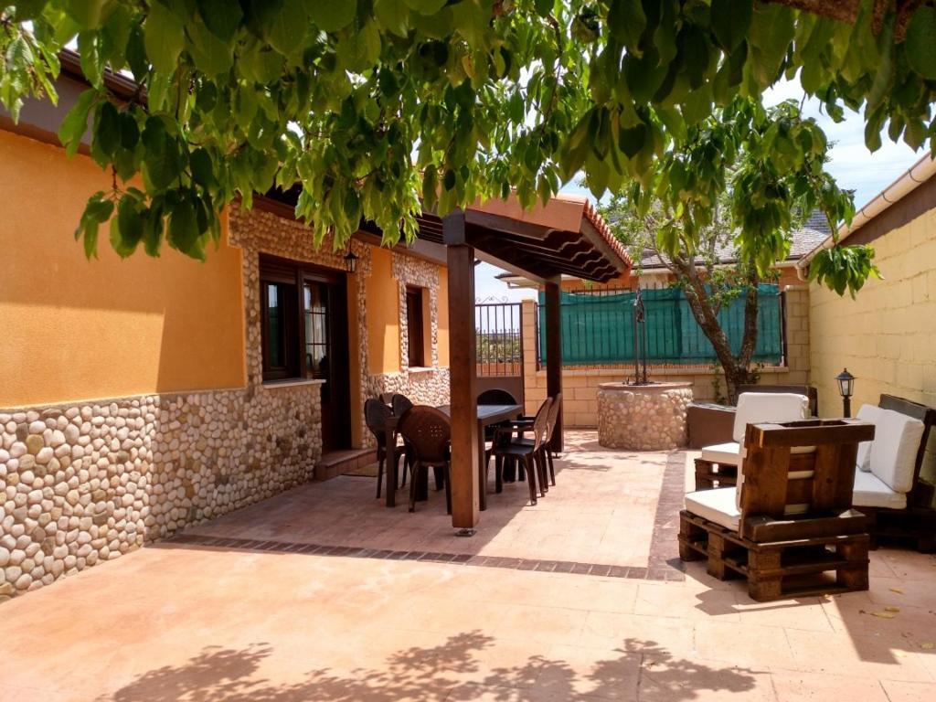 La Casita Del Abuelo Villa Villalmanzo Ngoại thất bức ảnh