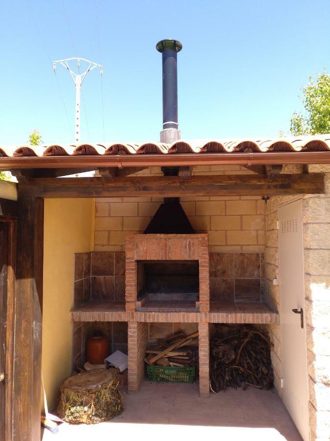 La Casita Del Abuelo Villa Villalmanzo Ngoại thất bức ảnh
